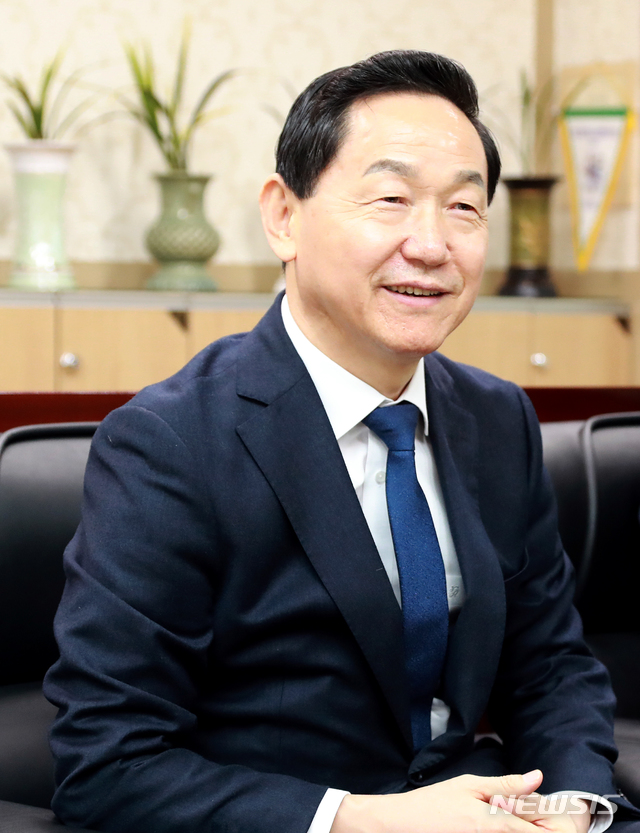교직원공제회 이사장에 김상곤(43회) 전 교육부장관